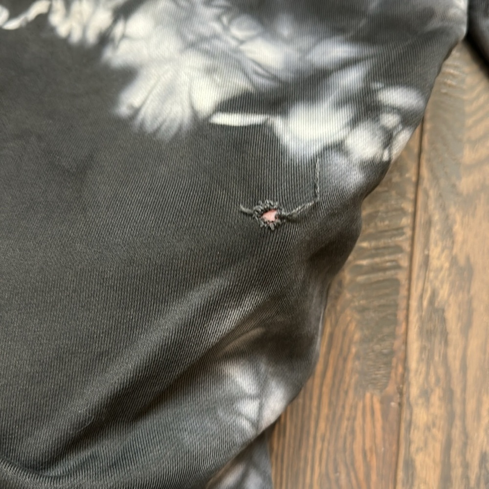 Lululemon scuba jogger - *does have hole* - Picture 4 of 6